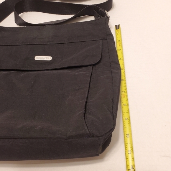 Baggallini Black Crossbody Bag - Picture 12 of 14
